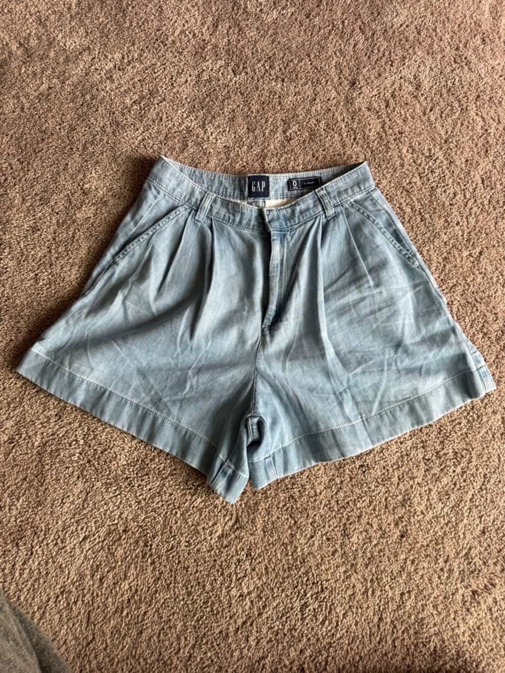 GAP Light Wash High-Rise Pleated Women's Shorts
